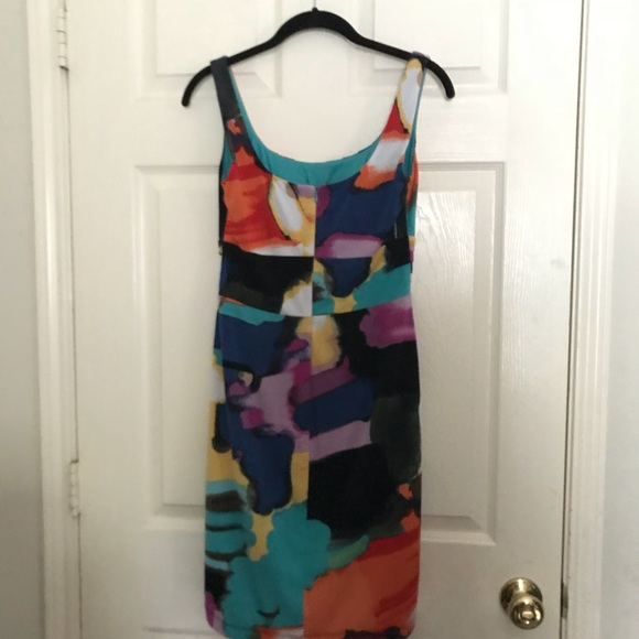 Colorful lined sleeveless dress - Picture 2 of 3
